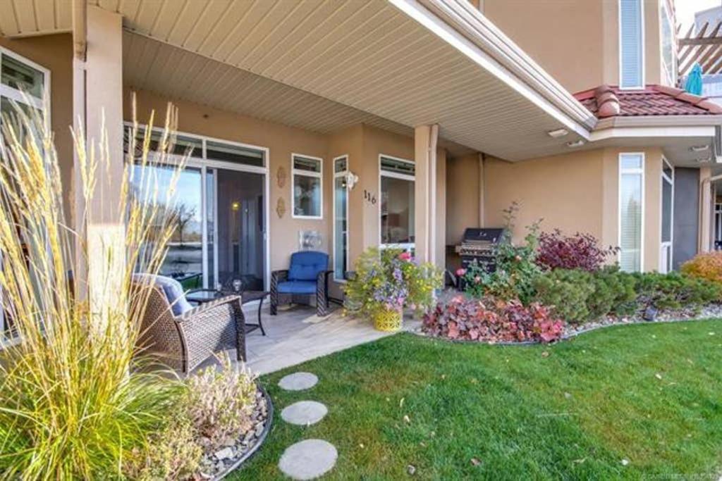 Tranquil Waterfront Condo Kelowna Exterior photo